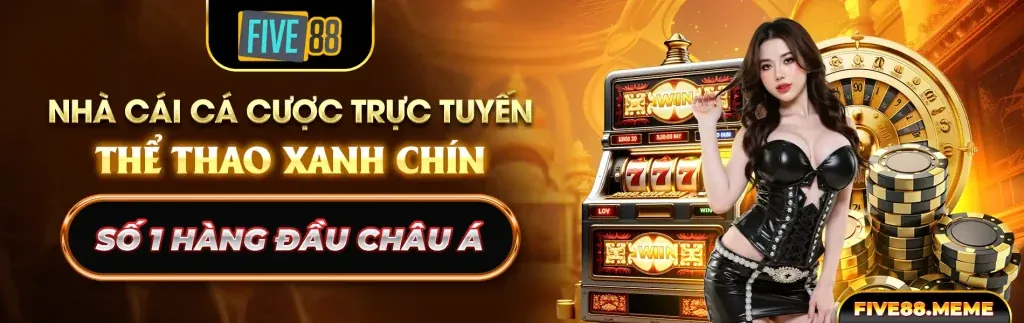 Trận đấu bóng đá sôi động trên sân cỏ, biểu tượng cá cược TK88